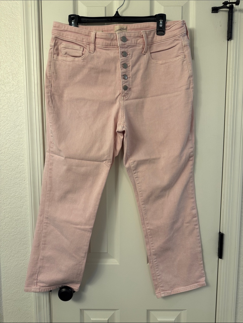 Universal Thread Straight-Leg Jeans in Light Pink